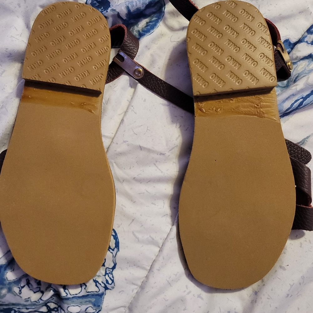 sandals - Picture 4 of 4